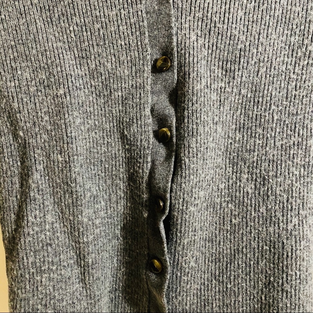 Grey Sweater 🔗 - Picture 3 of 4